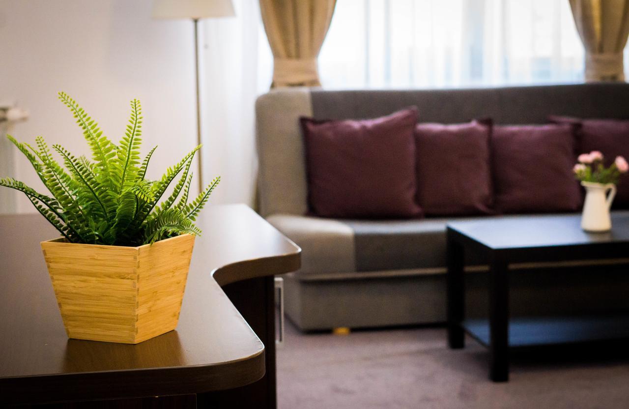 Nest Hotel Drobeta Turnu Severin Buitenkant foto