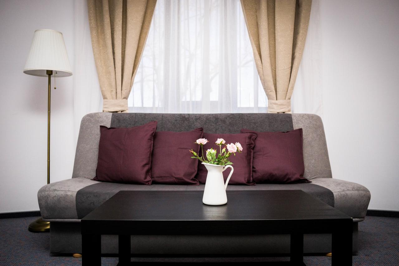 Nest Hotel Drobeta Turnu Severin Buitenkant foto