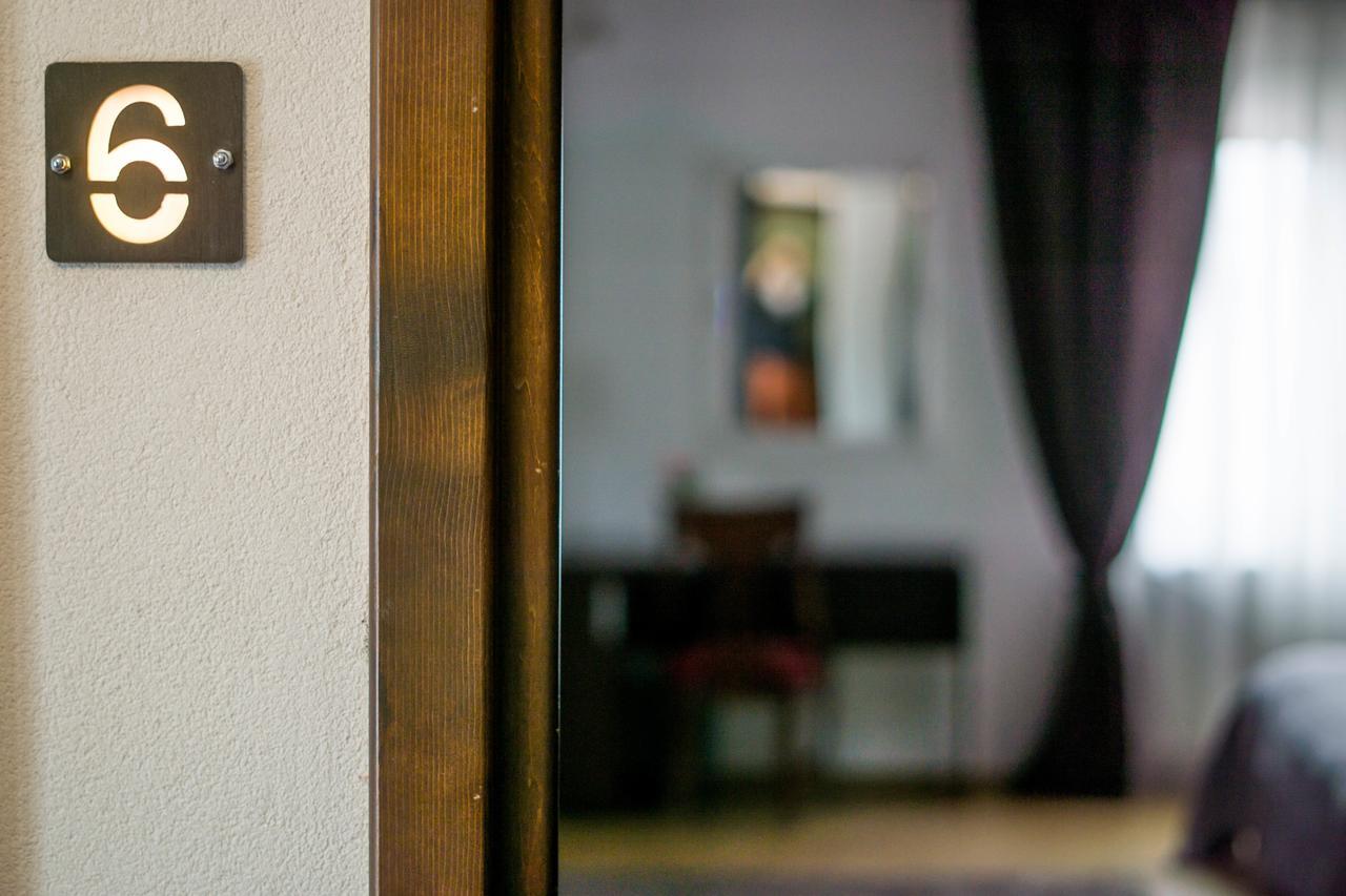 Nest Hotel Drobeta Turnu Severin Buitenkant foto