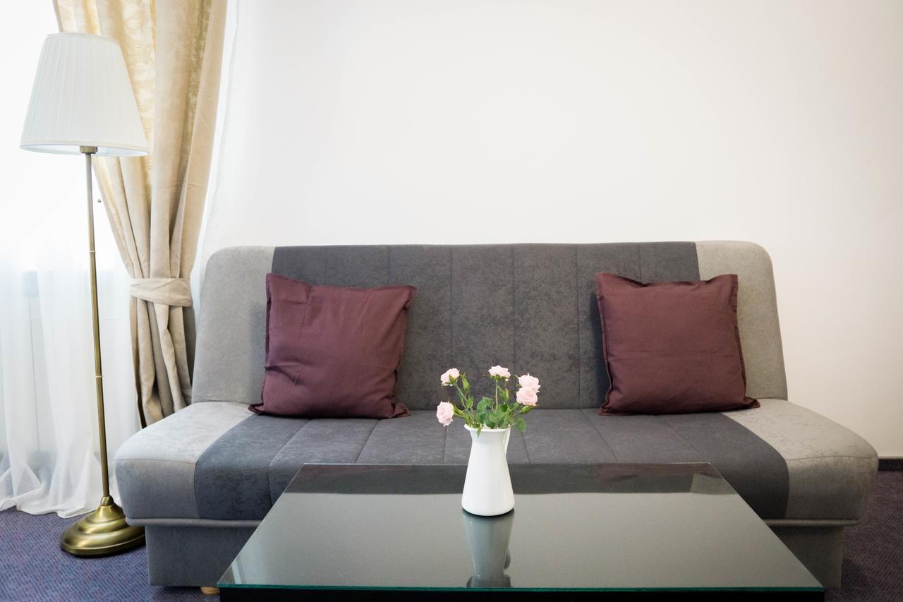 Nest Hotel Drobeta Turnu Severin Buitenkant foto
