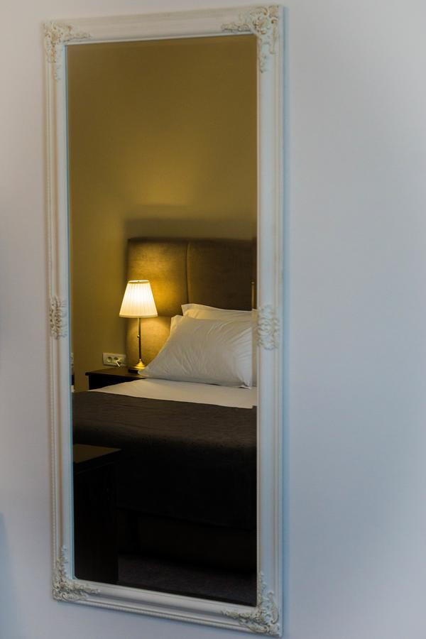 Nest Hotel Drobeta Turnu Severin Buitenkant foto