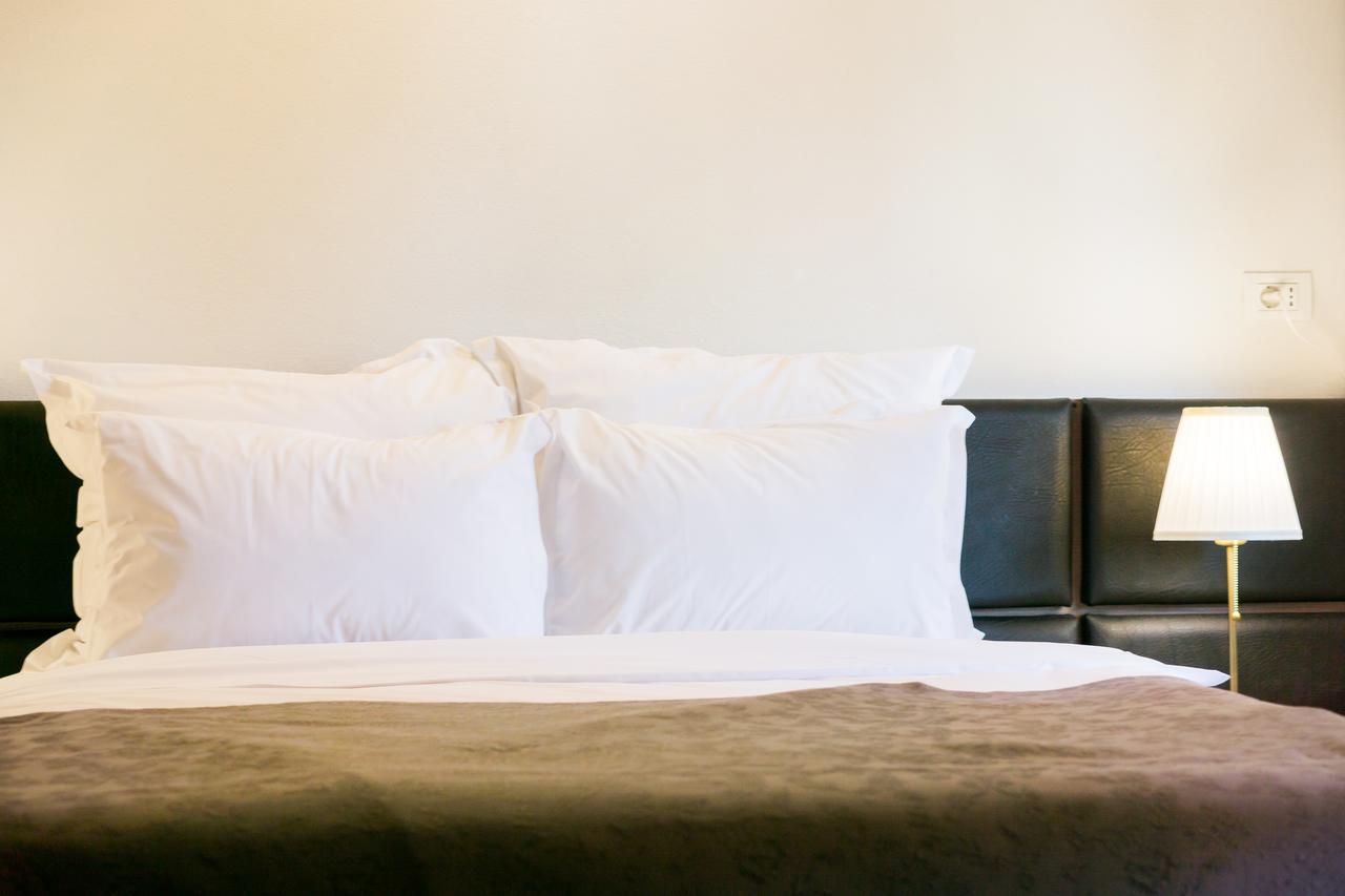 Nest Hotel Drobeta Turnu Severin Buitenkant foto
